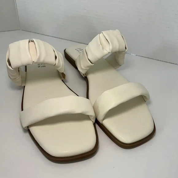 Journee Collection Cream Sandals with Wide Straps - Picture 2 of 7